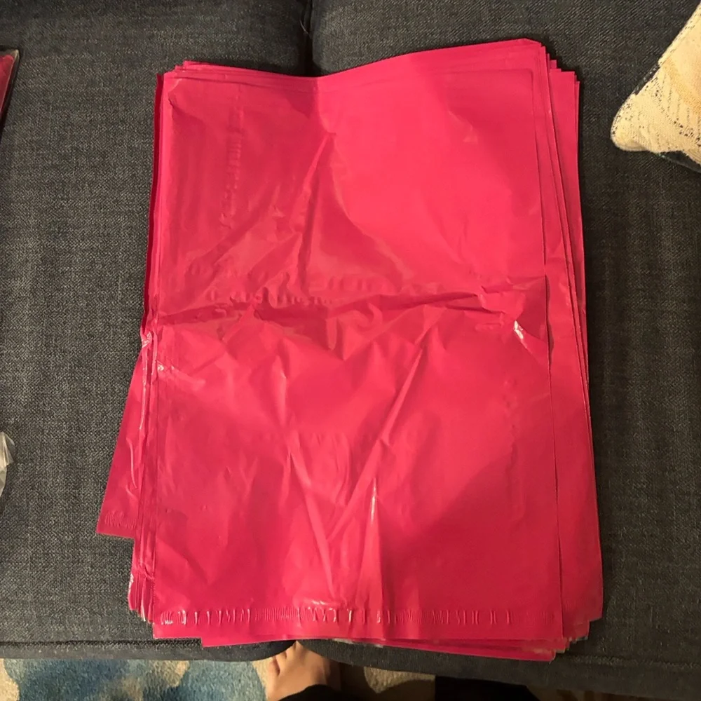BUNDLE OF 25 - Vibrant Pink 14.5 x 19” Poly Mailers - Picture 2 of 5